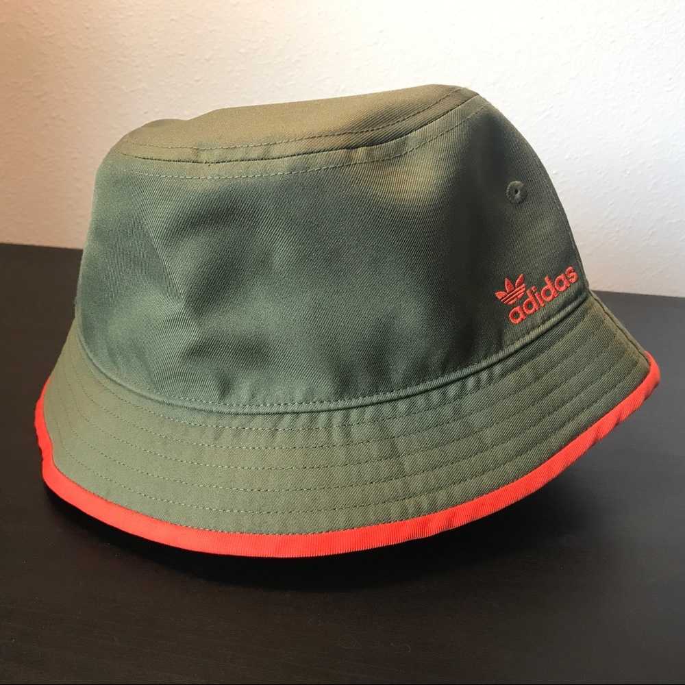 Adidas bucket hat